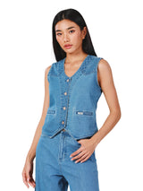 เสื้อกั๊กผู้หญิง คอลเลคชั่น EVERYDAY WITH WRANGLER สียีนส์อ่อน