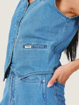 เสื้อกั๊กผู้หญิง คอลเลคชั่น EVERYDAY WITH WRANGLER สียีนส์อ่อน