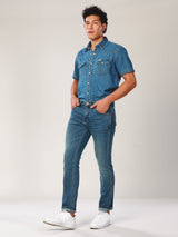 กางเกงยีนส์ผู้ชาย คอลเลคชั่น EVERYDAY WITH WRANGLER VEGAS FIT เอวกลาง ทรงรัดรูป สียีนส์กลาง