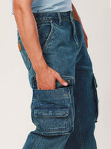 กางเกงยีนส์ผู้ชาย คอลเลคชั่น EVERYDAY WITH WRANGLER FRONTIER FIT เอวกลาง ทรงกระบอก สียีนส์กลาง