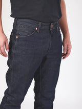 กางเกงยีนส์ผู้ชาย GREENSBORO FIT เอวกลาง ทรงตรง สียีนส์ผ้าดิบ