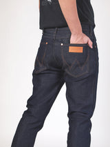 กางเกงยีนส์ผู้ชาย GREENSBORO FIT เอวกลาง ทรงตรง สียีนส์ผ้าดิบ