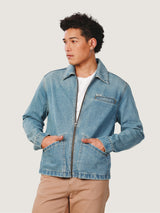 REGULAR FIT EVERYDAY WITH WRANGLER COLLECTION MEN'S DENIM JACKET LIGHT INDIGO