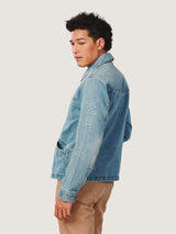 REGULAR FIT EVERYDAY WITH WRANGLER COLLECTION MEN'S DENIM JACKET LIGHT INDIGO