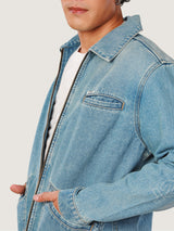 REGULAR FIT EVERYDAY WITH WRANGLER COLLECTION MEN'S DENIM JACKET LIGHT INDIGO