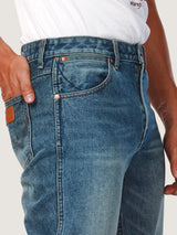 กางเกงยีนส์ผู้ชาย คอลเลคชั่น EVERYDAY WITH WRANGLER 13MWZ FIT เอวกลาง ทรงตรง สียีนส์อ่อน