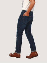 กางเกงยีนส์ผู้ชาย คอลเลคชั่น EVERYDAY WITH WRANGLER GREENSBORO FIT เอวกลาง ทรงตรง สียีนส์กลาง