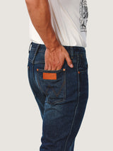 กางเกงยีนส์ผู้ชาย คอลเลคชั่น EVERYDAY WITH WRANGLER GREENSBORO FIT เอวกลาง ทรงตรง สียีนส์กลาง