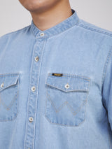 เสื้อเชิ้ตแขนสั้นผู้ชาย ทรงตรง สียีนส์อ่อน