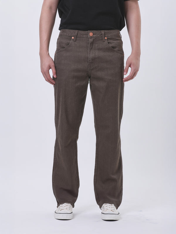 กางเกงขายาวผู้ชาย MWZ FIT เอวกลาง ทรงตรง สีน้ำตาล