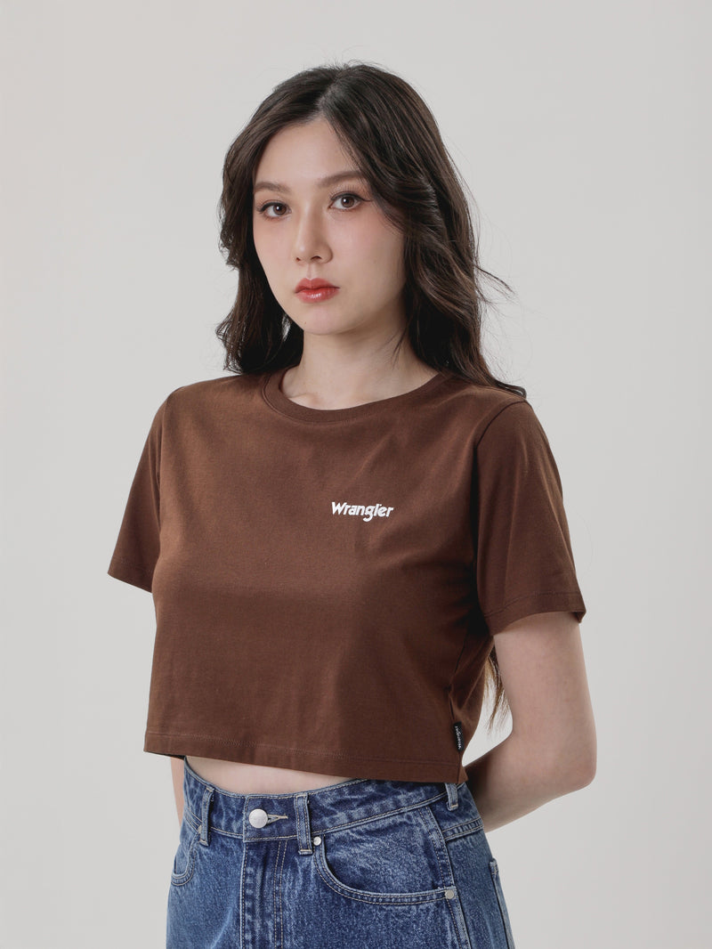 เสื้อยืดแขนสั้นผู้หญิง คอลเลคชั่น EVERYDAY WITH WRANGLER CROPPED FIT สีน้ำตาล