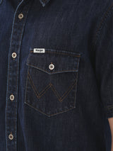 เสื้อเชิ้ตแขนสั้นผู้ชาย ทรงตรง สียีนส์กลาง