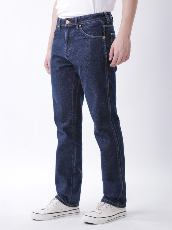 กางเกงยีนส์ผู้ชาย GREENSBORO FIT เอวกลาง ทรงตรง สียีนส์เข้ม