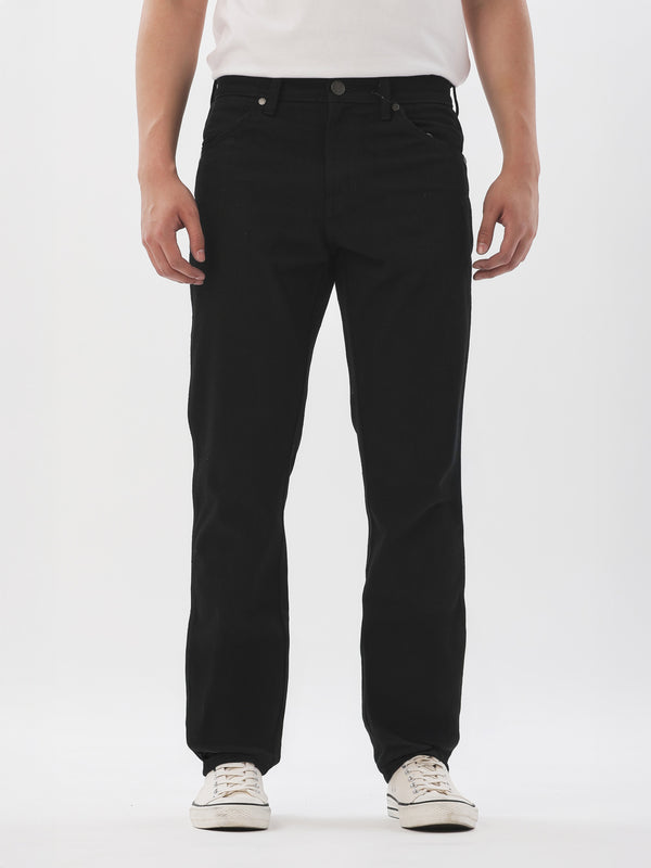 กางเกงยีนส์ผู้ชาย GREENSBORO FIT เอวกลาง ทรงตรง สีดำ