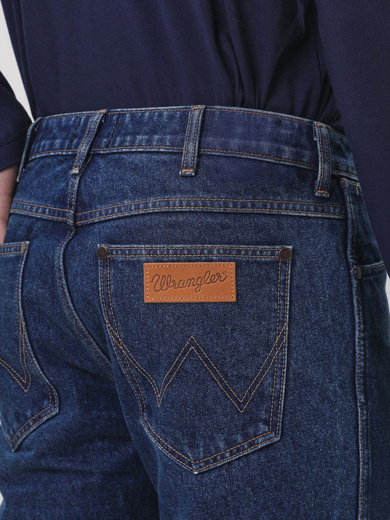 กางเกงยีนส์ผู้ชาย GREENSBORO FIT เอวกลาง ทรงตรง สียีนส์กลาง