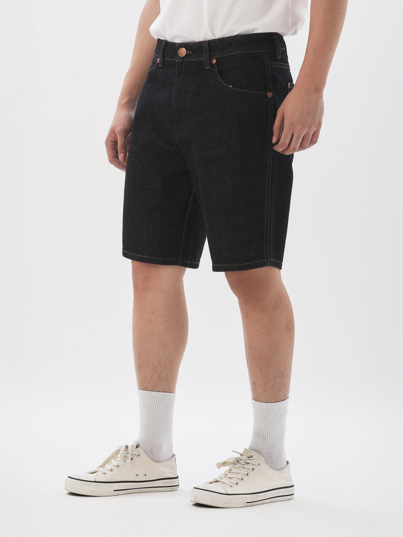 กางเกงขาสั้นผู้ชาย FRONTIER SHORTS FIT เอวกลาง ทรงกระบอก สียีนส์เข้ม