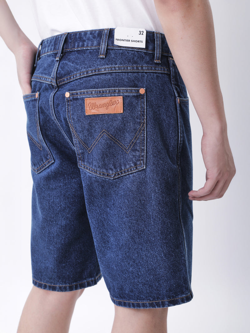 กางเกงขาสั้นผู้ชาย FRONTIER SHORTS FIT เอวกลาง ทรงกระบอก สียีนส์กลาง