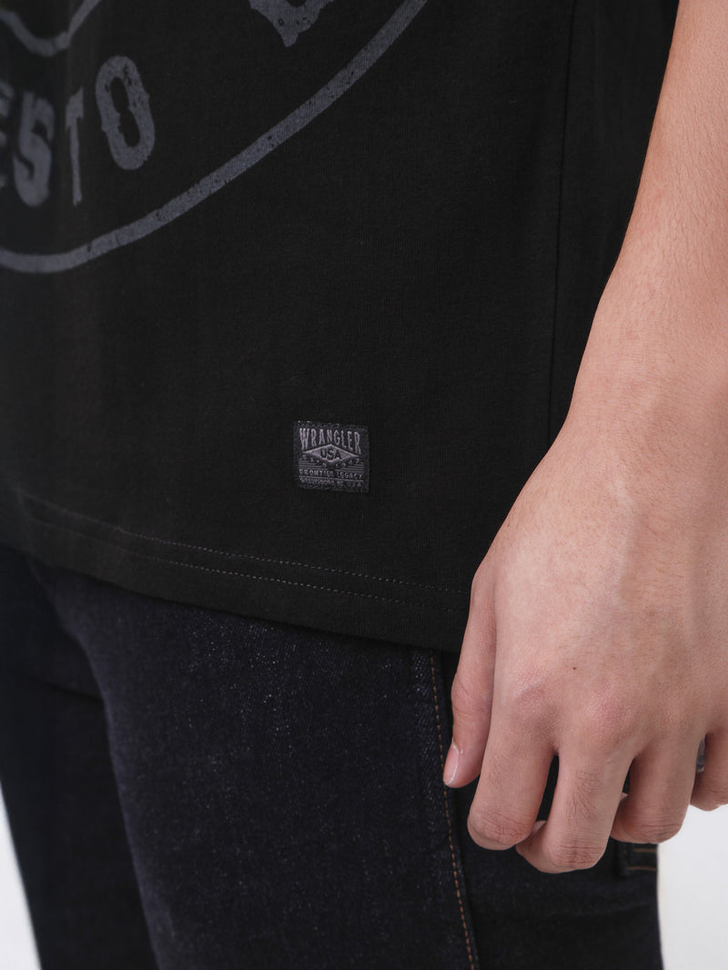 เสื้อยืดแขนสั้นผู้ชาย ทรงตรง สีดำ