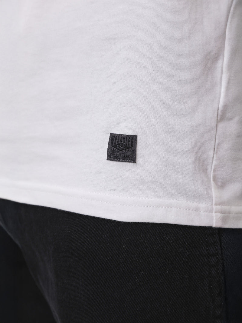 เสื้อยืดแขนสั้นผู้ชาย ทรงตรง สีขาว