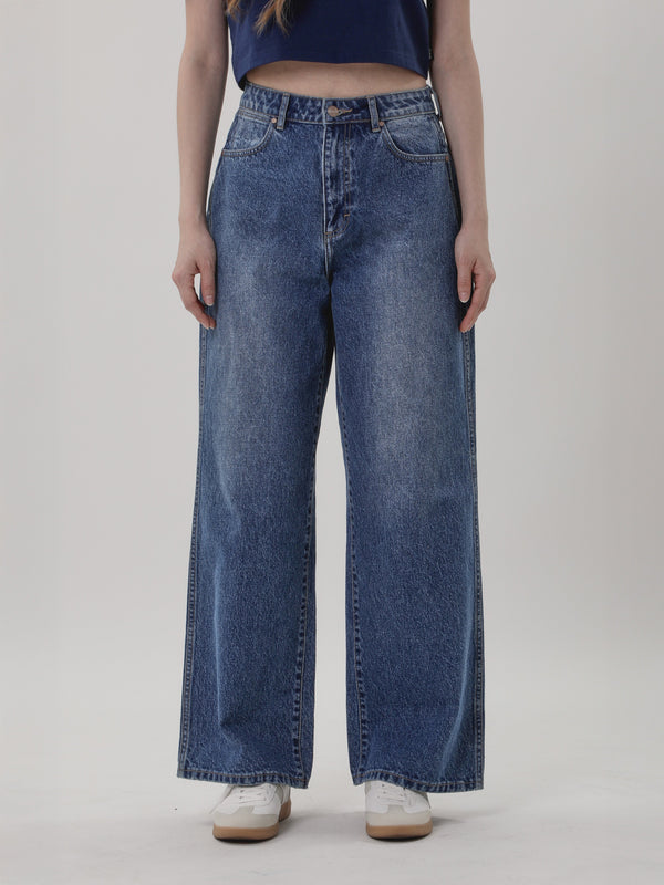 BOYFRIEND FIT EVERYDAY WITH WRANGLER COLLECTION HIGH RELAXED WOMEN'S JEANS MID INDIGO
