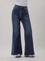 กางเกงยีนส์ผู้หญิง คอลเลคชั่น EVERYDAY WITH WRANGLER FLARE FIT เอวสูง ทรงตรง-ขาม้ากว้าง สียีนส์เข้ม