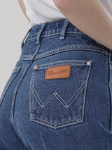 กางเกงยีนส์ผู้หญิง คอลเลคชั่น EVERYDAY WITH WRANGLER FLARE FIT เอวกลาง ทรงตรง-ขาม้า สียีนส์กลาง