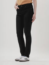 กางเกงยีนส์ผู้หญิง คอลเลคชั่น EVERYDAY WITH WRANGLER LARA FIT เอวกลาง ทรงเข้ารูป สีดำ