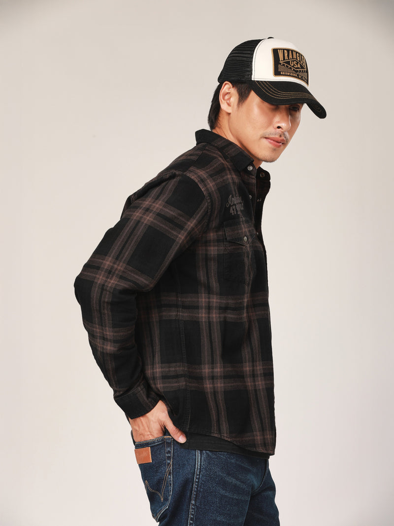 เสื้อเชิ้ตแขนยาวผู้ชาย คอลเลคชั่น BIKER LOOK ทรงตรง สีเทา