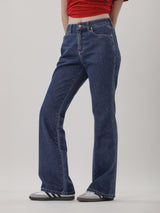 กางเกงยีนส์ผู้หญิง คอลเลคชั่น EVERYDAY WITH WRANGLER BOOTCUT FIT เอวสูง ทรงขาม้า สียีนส์กลาง