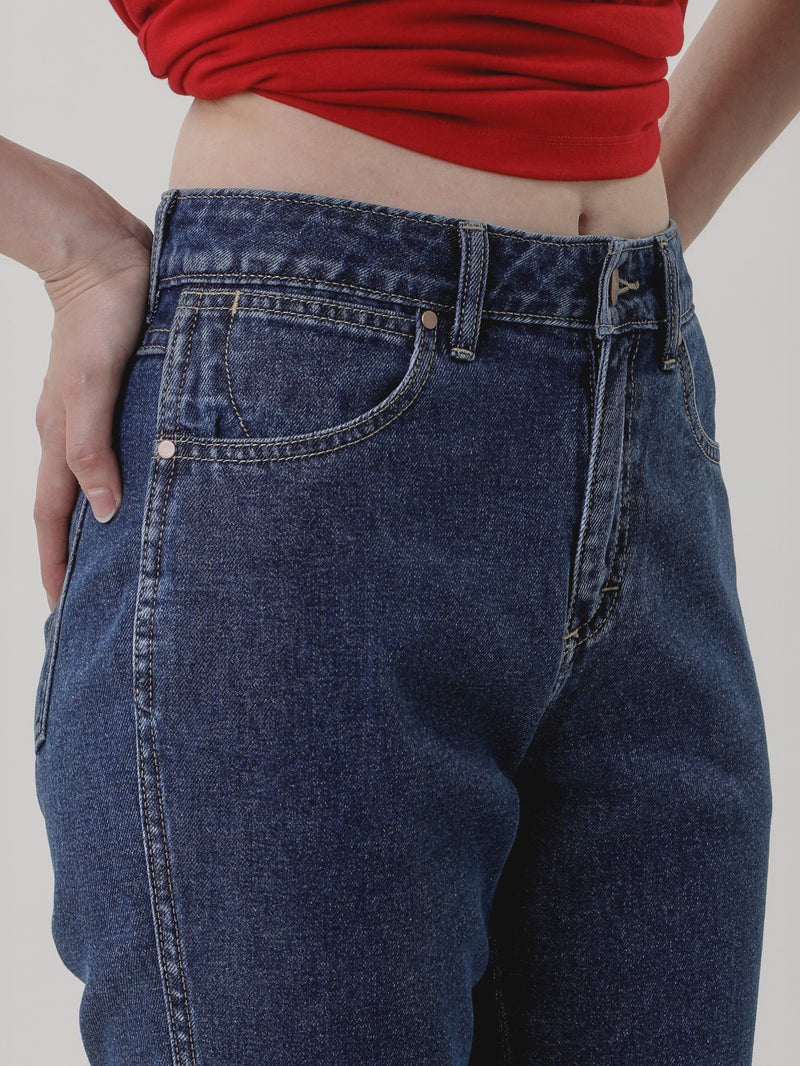 กางเกงยีนส์ผู้หญิง คอลเลคชั่น EVERYDAY WITH WRANGLER BOOTCUT FIT เอวสูง ทรงขาม้า สียีนส์กลาง