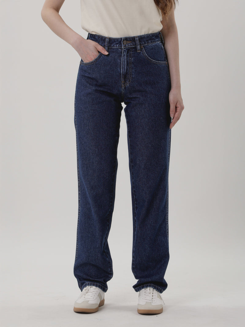 กางเกงยีนส์ผู้หญิง คอลเลคชั่น EVERYDAY WITH WRANGLER MOM FIT เอวสูง ทรงตรง สียีนส์เข้ม