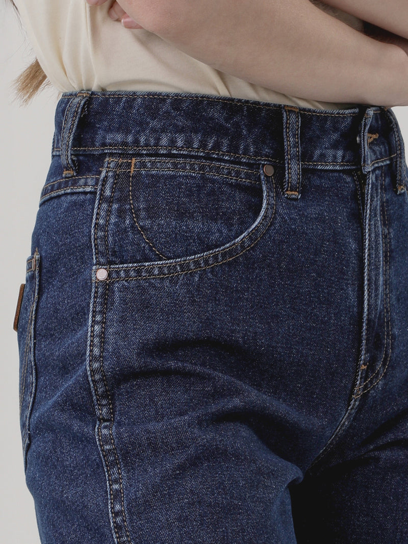 กางเกงยีนส์ผู้หญิง คอลเลคชั่น EVERYDAY WITH WRANGLER MOM FIT เอวสูง ทรงตรง สียีนส์เข้ม