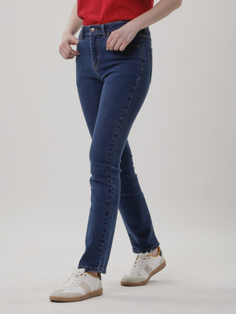 กางเกงยีนส์ผู้หญิง คอลเลคชั่น EVERYDAY WITH WRANGLER SLIM FIT เอวกลาง ทรงเข้ารูป สียีนส์กลาง