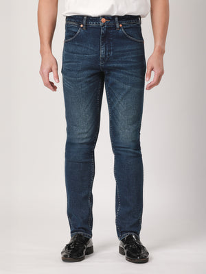 กางเกงยีนส์ผู้ชาย คอลเลคชั่น BIKER LOOK LARSTON FIT เอวต่ำ ทรงเข้ารูป สียีนส์กลาง