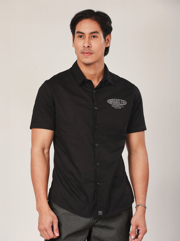เสื้อเชิ้ตแขนสั้นผู้ชาย คอลเลคชั่น BIKER LOOK SLIM FIT สีดำ