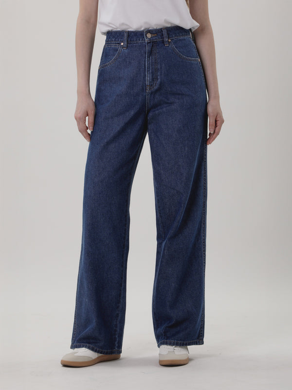 กางเกงยีนส์ผู้หญิง คอลเลคชั่น EVERYDAY WITH WRANGLER LOOSE FIT เอวสูง ทรงหลวม สียีนส์กลาง