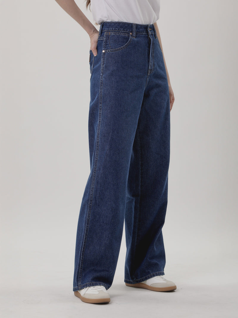 กางเกงยีนส์ผู้หญิง คอลเลคชั่น EVERYDAY WITH WRANGLER LOOSE FIT เอวสูง ทรงหลวม สียีนส์กลาง