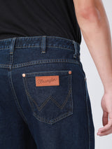 กางเกงยีนส์ผู้ชาย FRONTIER FIT เอวกลาง ทรงกระบอก สียีนส์กลาง