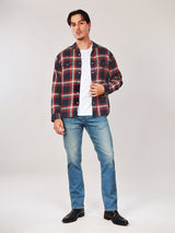 เสื้อเชิ้ตแขนยาวผู้ชาย คอลเลคชั่น WRANGLER LEGENDS ทรงตรง สีแดง