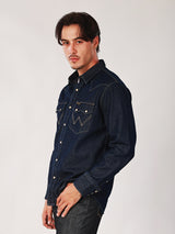 เสื้อเชิ้ตแขนยาวผู้ชาย คอลเลคชั่น WRANGLER LEGENDS ทรงตรง สียีนส์เข้ม