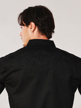 เสื้อเชิ้ตแขนยาวผู้ชาย คอลเลคชั่น WRANGLER LEGENDS ทรงตรง สีดำ