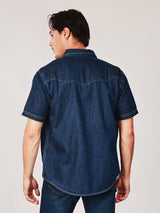เสื้อเชิ้ตแขนสั้นผู้ชาย คอลเลคชั่น WRANGLER LEGENDS ทรงตรง สียีนส์กลาง