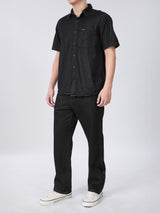 เสื้อเชิ้ตแขนสั้นผู้ชาย ทรงตรง สีดำ