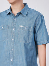 เสื้อเชิ้ตแขนสั้นผู้ชาย ทรงตรง สีฟ้า