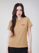 เสื้อยืดแขนสั้นผู้หญิง คอลเลคชั่น WRANGLER LEGENDS ทรงตรง สีเบจ