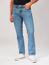 กางเกงยีนส์ผู้ชาย คอลเลคชั่น WRANGLER LEGENDS GREENSBORO FIT เอวกลาง ทรงตรง สียีนส์อ่อน