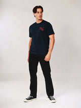 เสื้อยืดแขนสั้นผู้ชาย คอลเลคชั่น WRANGLER LEGENDS ทรงตรง สีกรมท่า
