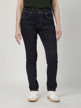 กางเกงยีนส์ผู้หญิง LARA FIT เอวกลาง ทรงเข้ารูป สียีนส์เข้ม