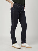 กางเกงยีนส์ผู้หญิง LARA FIT เอวกลาง ทรงเข้ารูป สียีนส์เข้ม