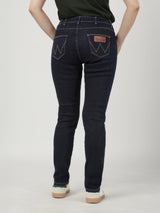 กางเกงยีนส์ผู้หญิง LARA FIT เอวกลาง ทรงเข้ารูป สียีนส์เข้ม